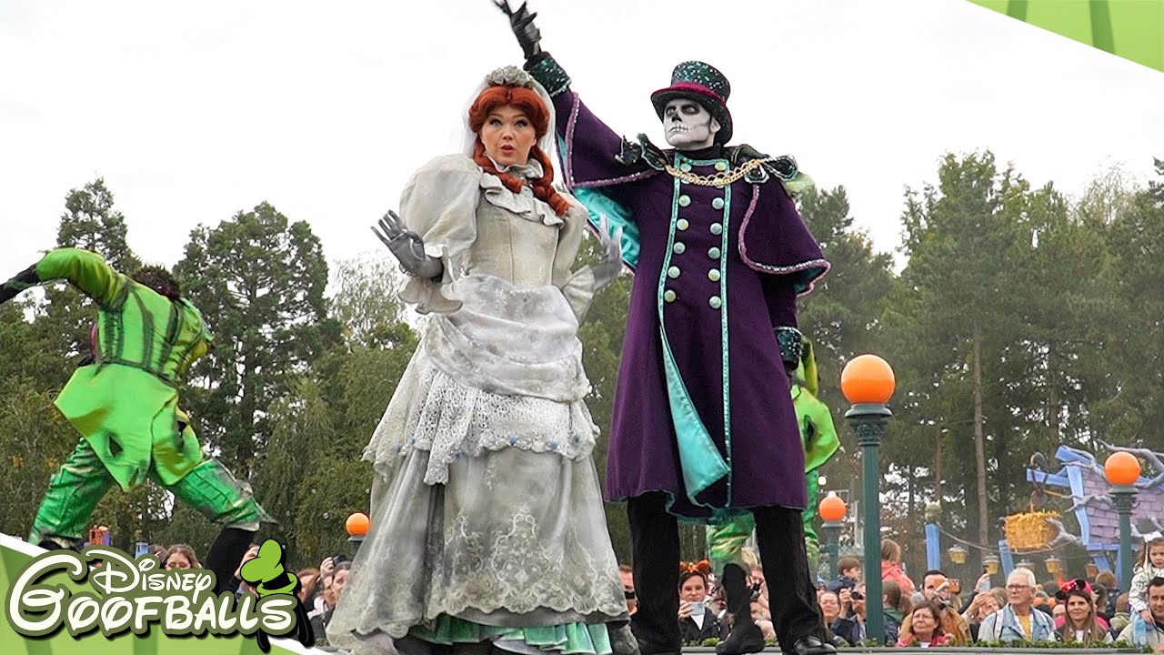 Phantom & Melanie Ravenswood Showstop 'Mickey's Halloween Celebration' - Disneyland Paris 2022 🎃