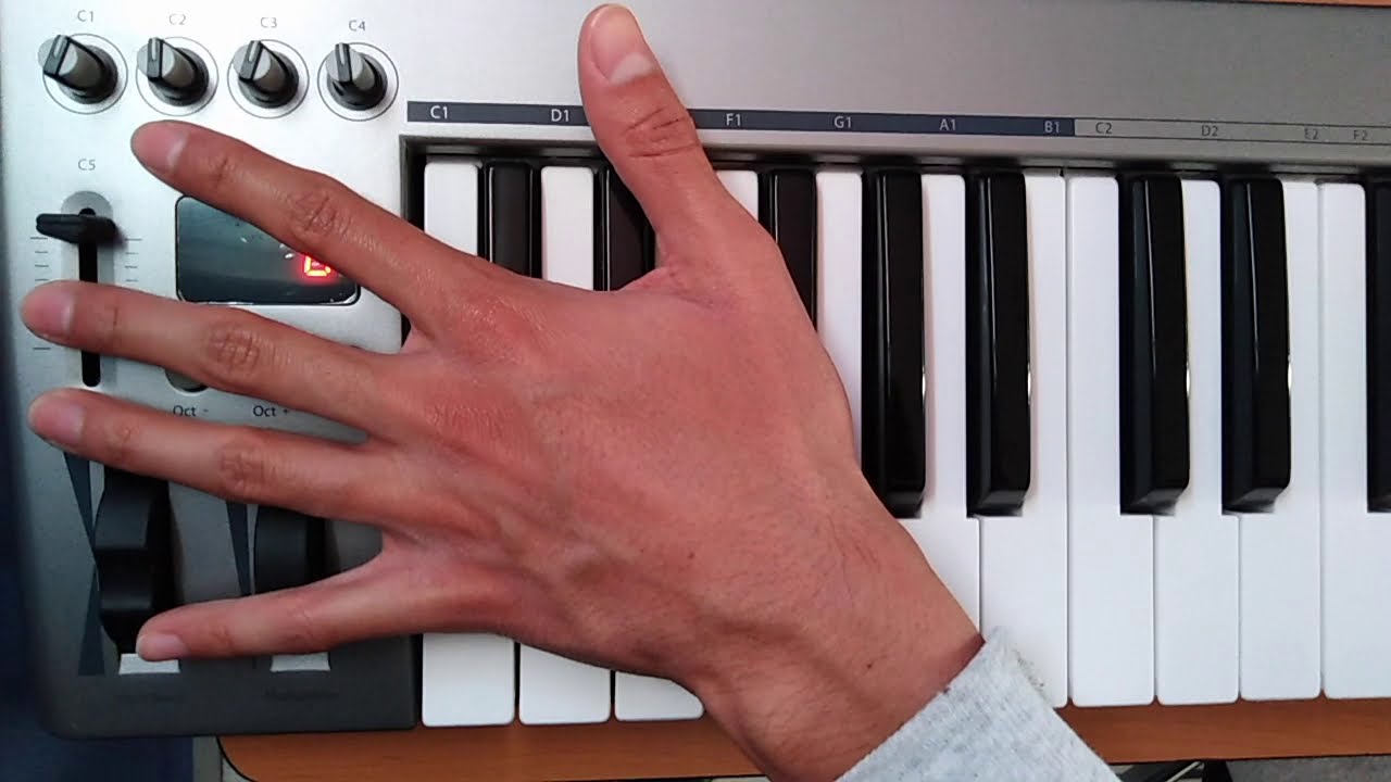 Ulises Denzel 8ºC - Review Controlador MIDI Acorn Masterkey 61 - Entregable Interfaces Interactivas