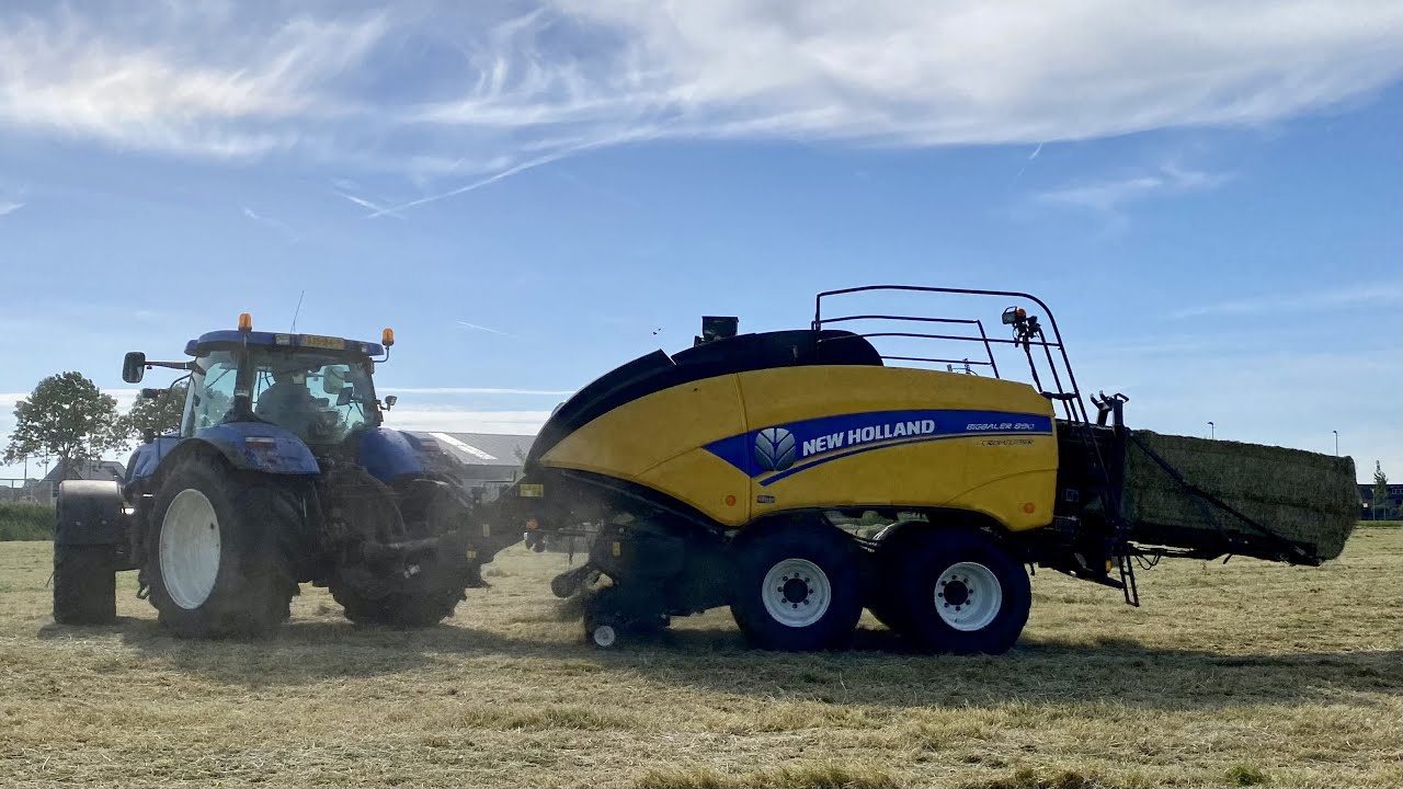 Drone New Holland pressing bales | Drone New Holland balen persen | New Holland Ballen zu pressen