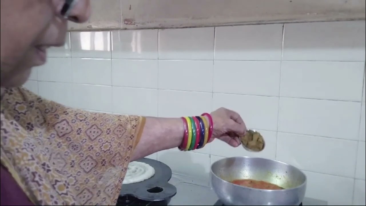 Vendhaya Dosa with Sambar || வெயிலுக்கு உகந்த வெந்தய தோசை #dosa