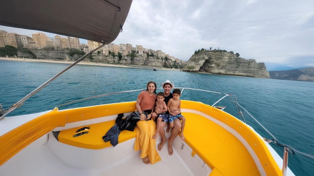 Family explores the Stunning Coast of Tropea, Italy by boat!