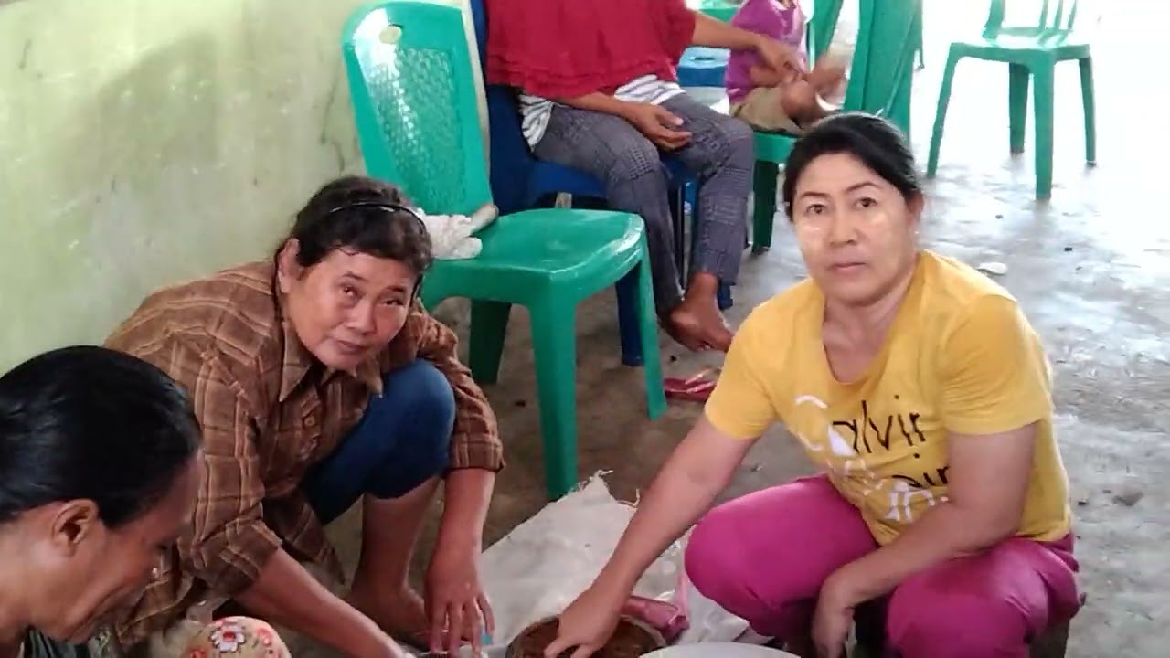 Part 1 persiapan garis blkng utk acara baca doa alm Abd Manaf Sabaar di Wahai Maluku Tengh 28-7-2021