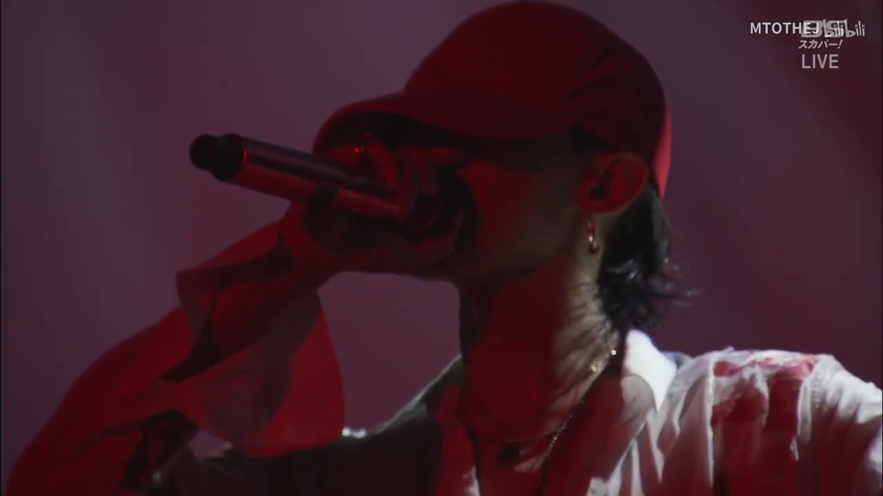 G-DRAGON LIVE PERFORMANCE &ndash; DIVINA COMMEDIA
