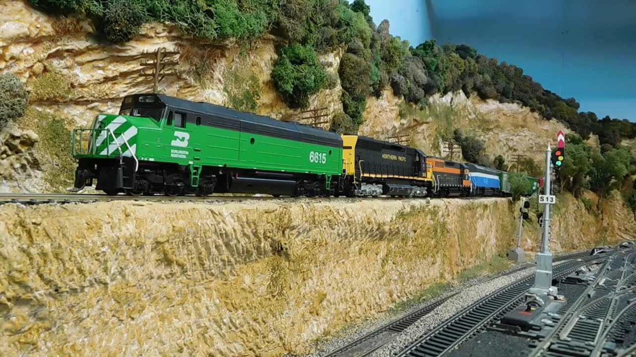 333 - M&NB Model Railroad Train Watching - The BN Burlington Northern Merger - Part 6 - 1970