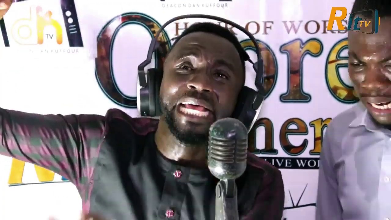 Serious Worshiper...ISAAC FRIMPONG on OSORE3 MMERE LIVE WORSHIP