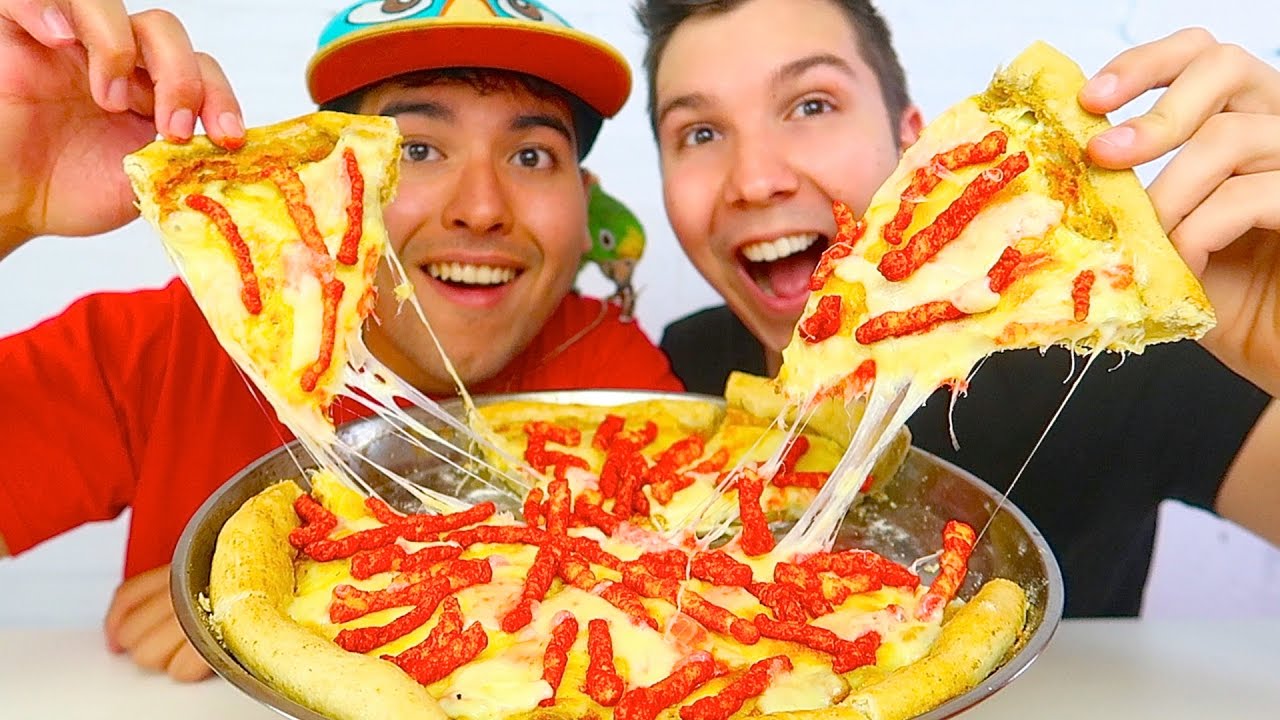 Flamin' Hot Cheetos Pizza • MUKBANG