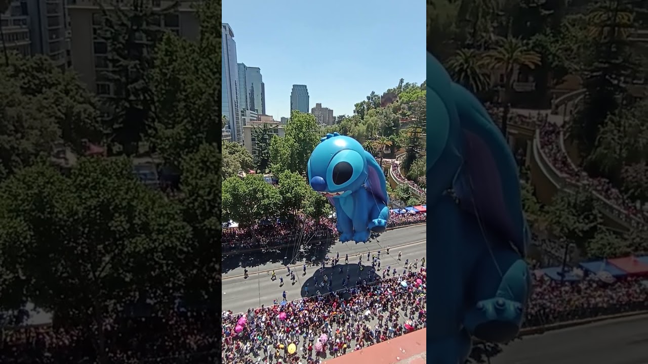 Paris Parade, domingo 1 de diciembre 2024 Santiago, Chile.