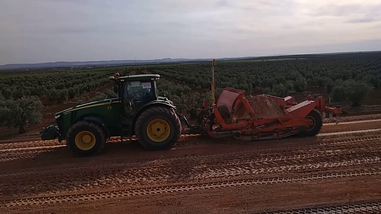 Construcción de Balsas con traílla, Nivelaciones Hermanos Tena