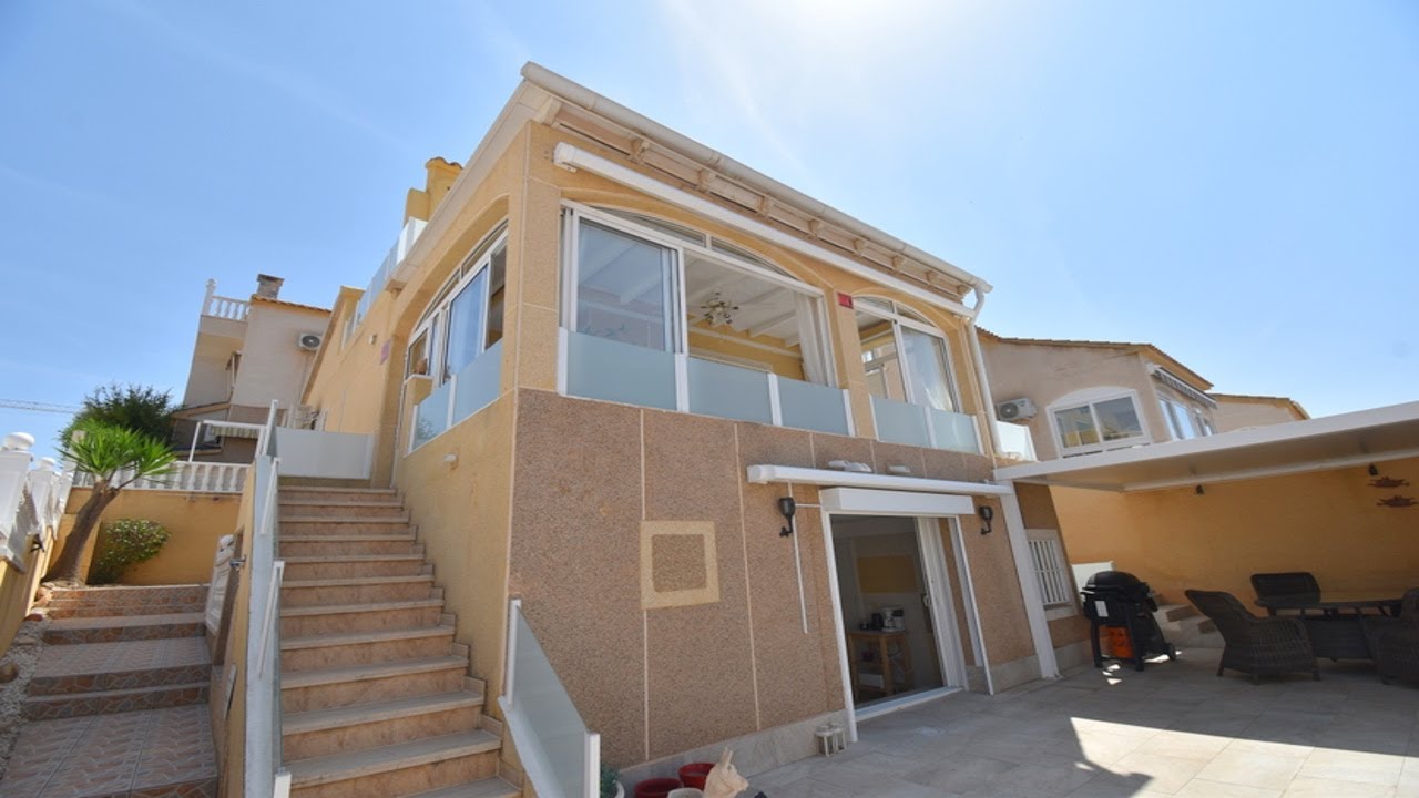 €250.000- 2 bedroom, 2 bathroom detached villa in Los Altos.