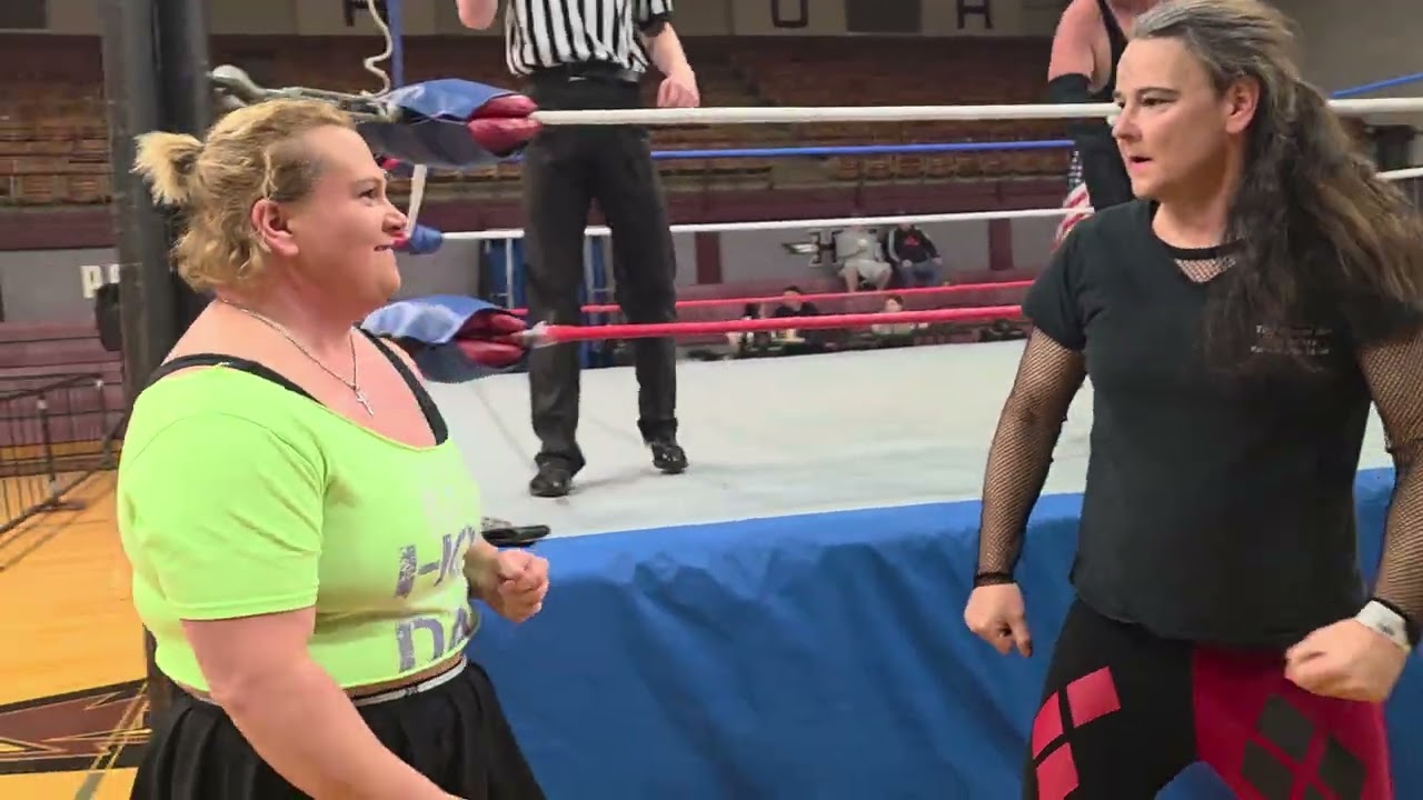 Foxy Roxy vs Austin Cox at Happy Vally High School