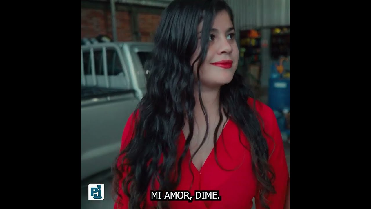 Desprecio a su esposo mecánico por un hombre de dinero, mira como lo pago