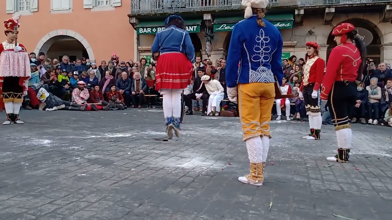 Atarratzeko maskaradak godalet dantza