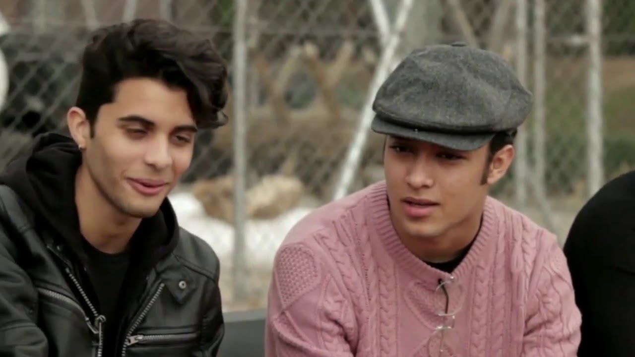 Los chicos en un parque de atracciones de España 📽: Vodafoneyu #CNCO #CNCOwners