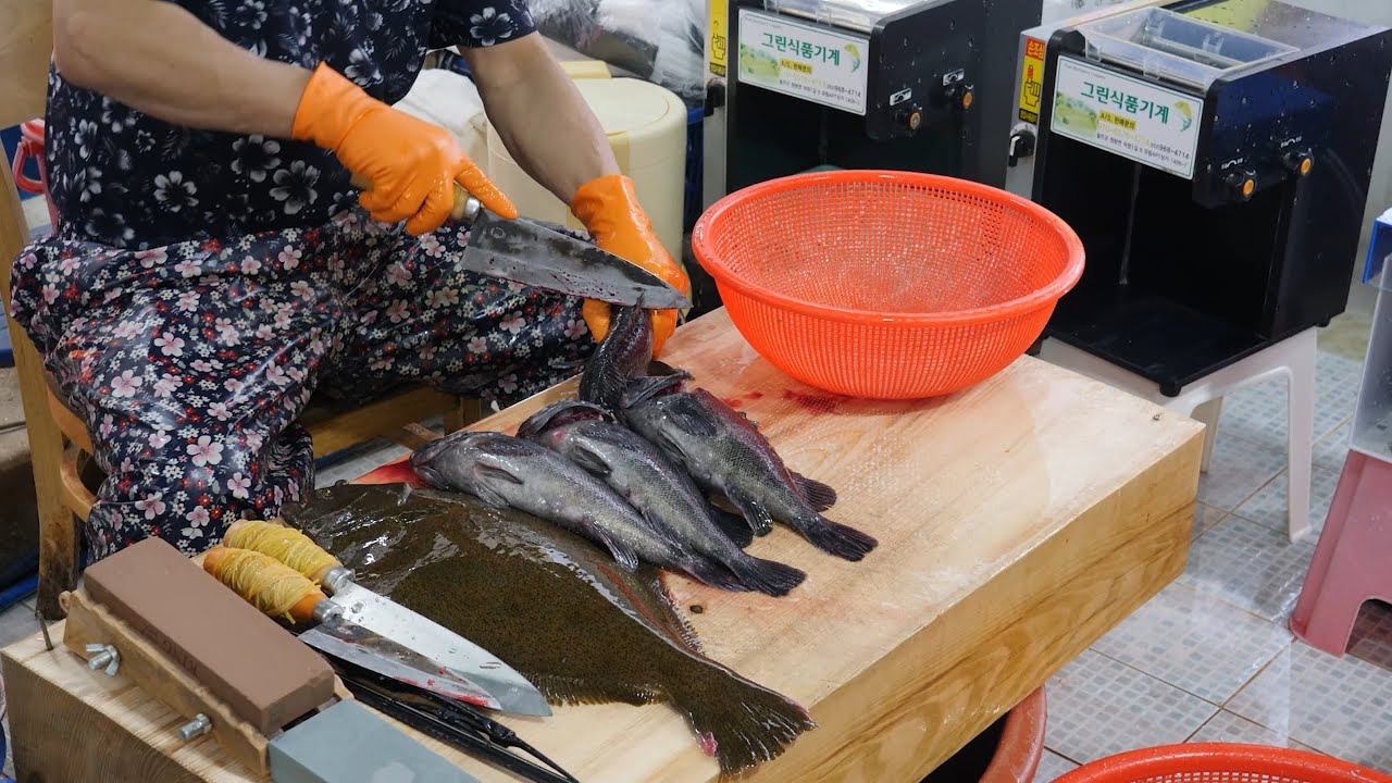 하루에 30kg 겨울 대방어 부터 농어,우럭까지 4계절 변화없이 순식간에 썰어버리는 전설의 남창 칼잡이 전어, 붕장어.광어,도다리, 밀치,장어Korean Sashimi master