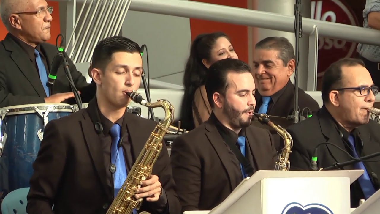 Ely Morales En Vivo Con El Tema: El Baile Del Trompito Con 