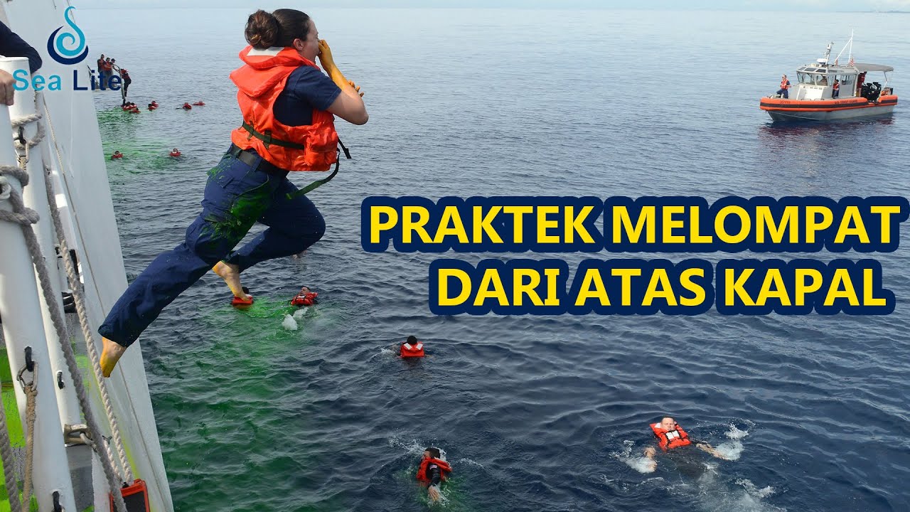 Praktek Prosedur Melompat Dari Atas Kapal (BST) Basic Safety Training