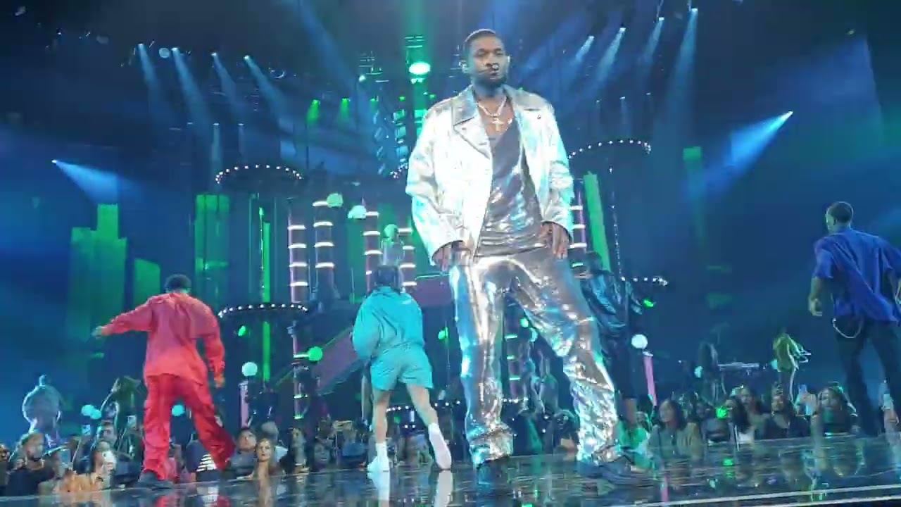 Usher -YEAH! Rendez-vous In Paris tour -  Live performance in Paris - 05.10.2023