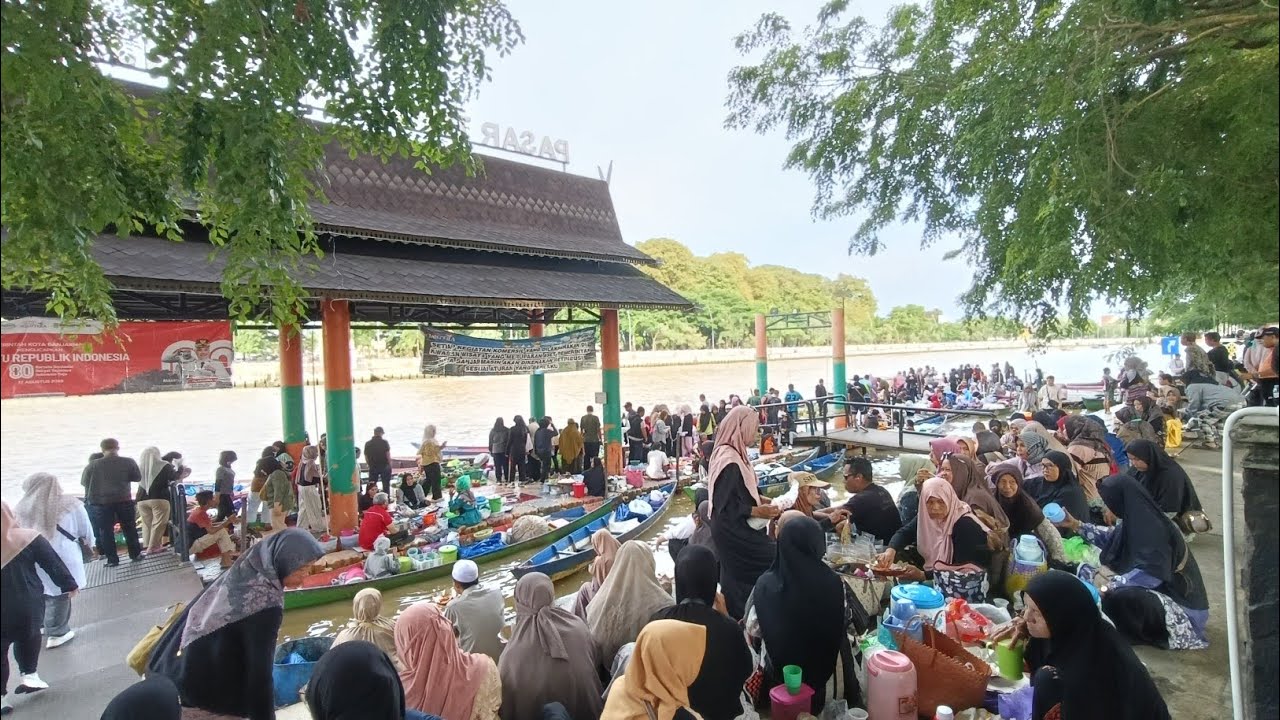 DERMAGA KELOTOK SIRING BANJARMASIN #banjarmasin #pasarterapung #kelotok #wisata 