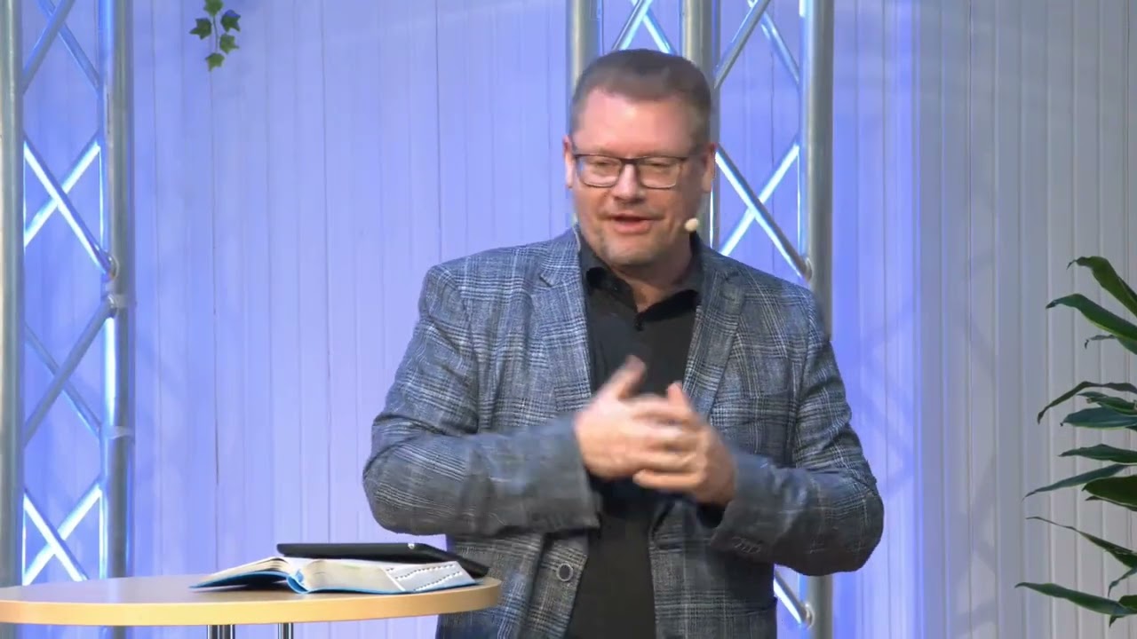 Kristuksen kanssa Emmauksen tiellä - Petri Mäkilä