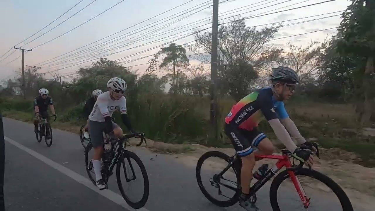 วันเสาร์ ต้นเดือน รับ นักปั่น มาเยือน 1คันครับ Cervelo