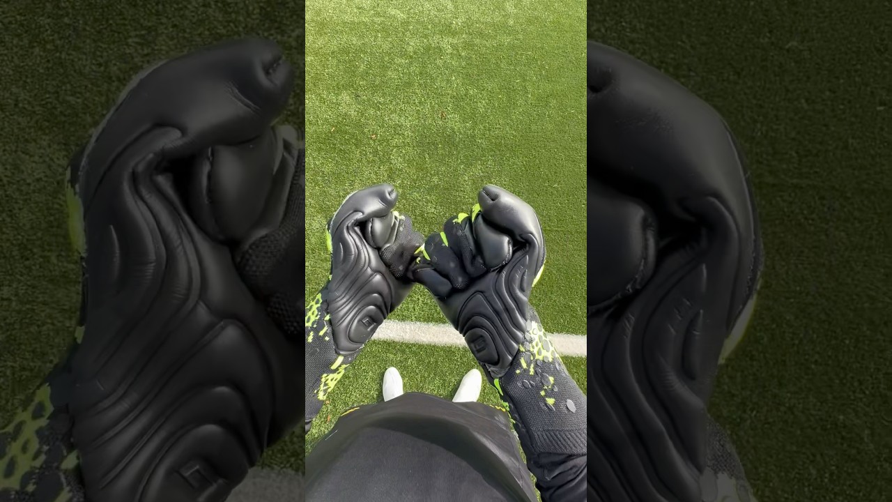 These gloves are crazy 🔥 #gripmode