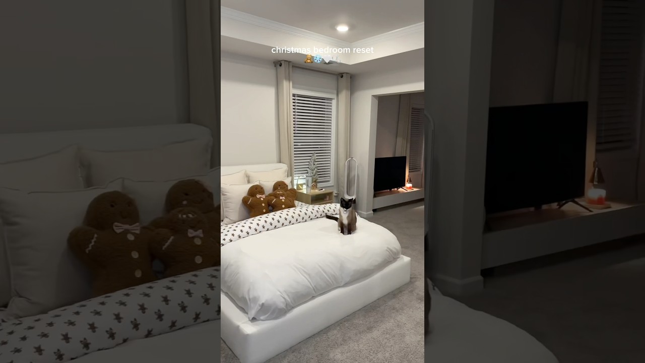 christmas bedroom reset ❄️ #reset #bedroomcleaning #cleanwithme
