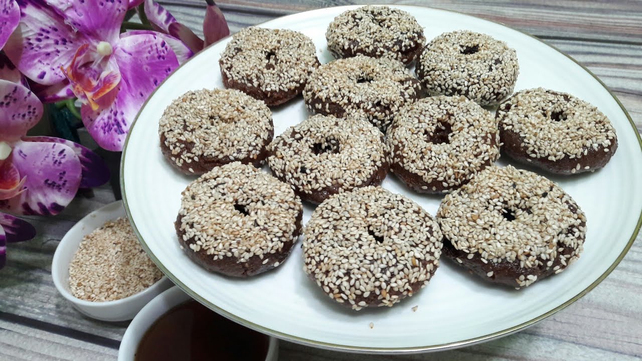 সতীনমোচড় পিঠা-হারিয়ে যাওয়া ঐতিহ্য/ Shotinmochor pitha by Sumi/Shotin mochor pitha / Tiler pitha