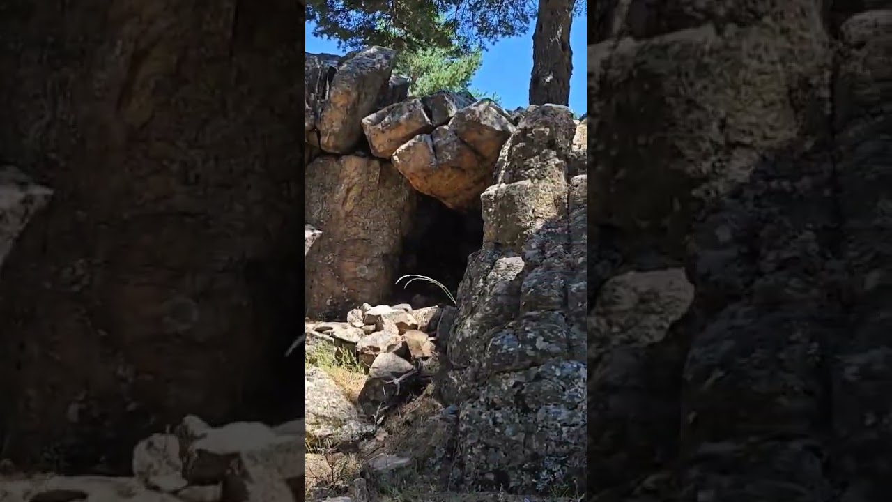EL ABRIGO DE PIEDRA #shorts #abrigo #refugio #cueva #delcastillotrail