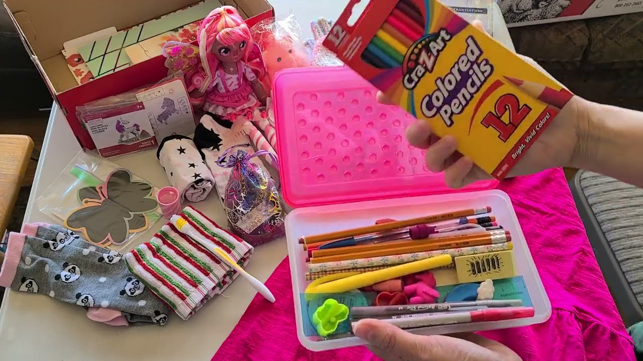 Doll & Bible pink shoebox for Girl 10-14 with Operation Christmas Child