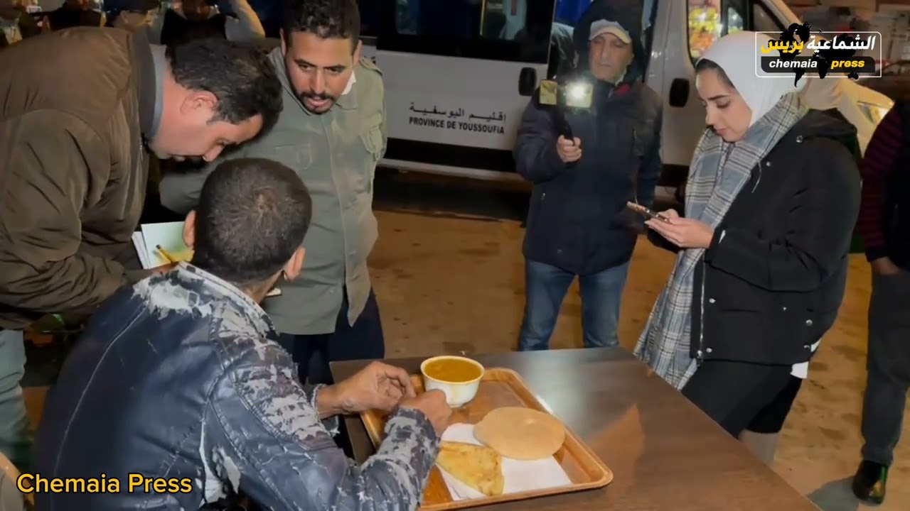 في أجواء باردة.. السلطات الإقليمية تطلق حملة لجمع وإطعام المتخلى عنهم في شوارع مدينة الشماعية.