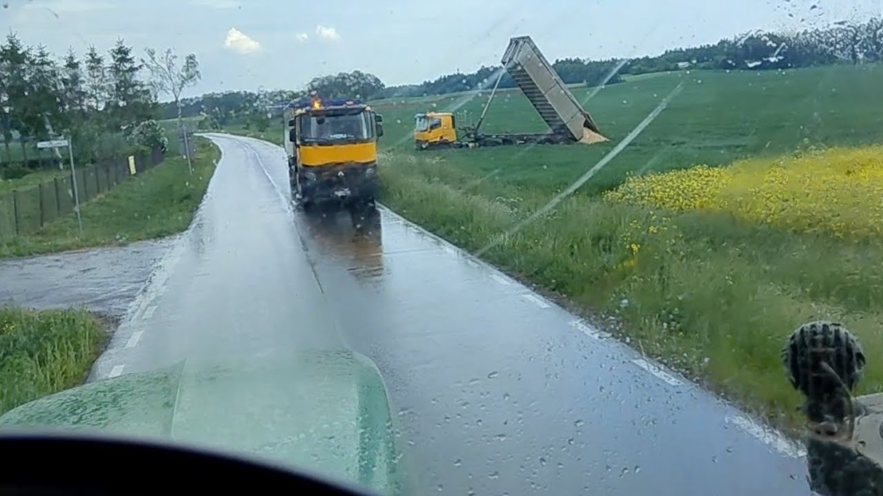 Pierwsze zabiegi T2 w pszenicy. Trzeba wyciągać auta z wapnem.