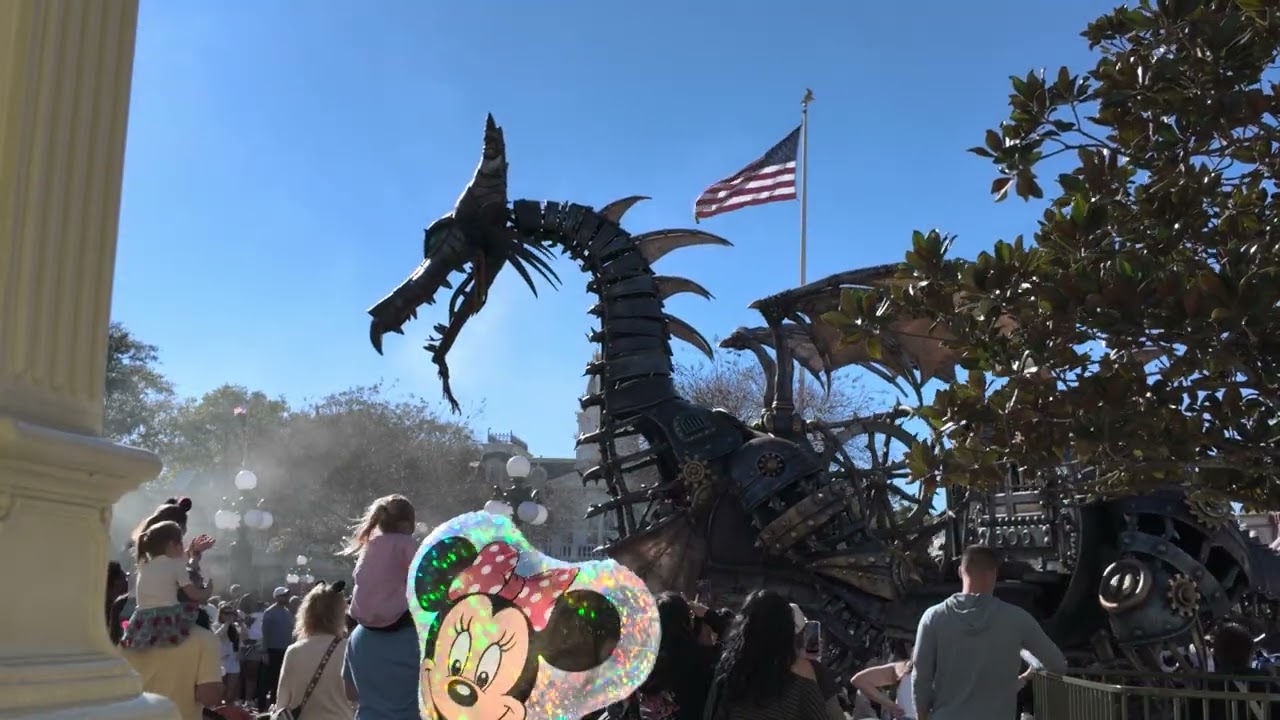 🎭✨ Festival of Fantasy Parade – View from Tony’s Town Square Restaurant | Magic Kingdom ✨🎭