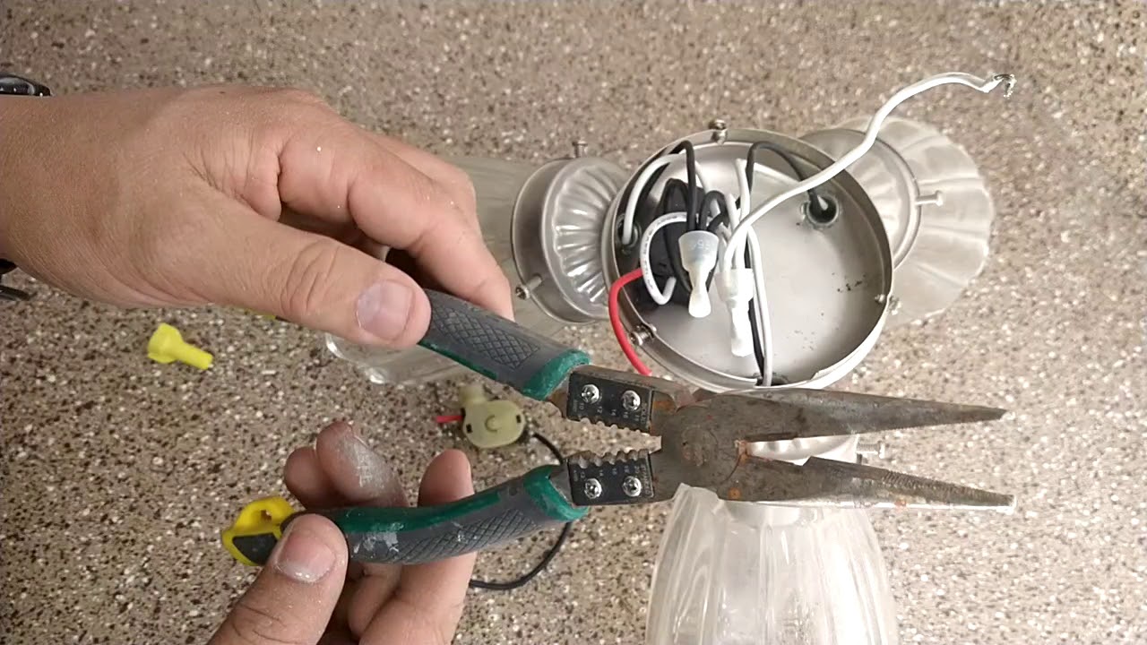 Reparando luz y switch de un ventilador de techo.