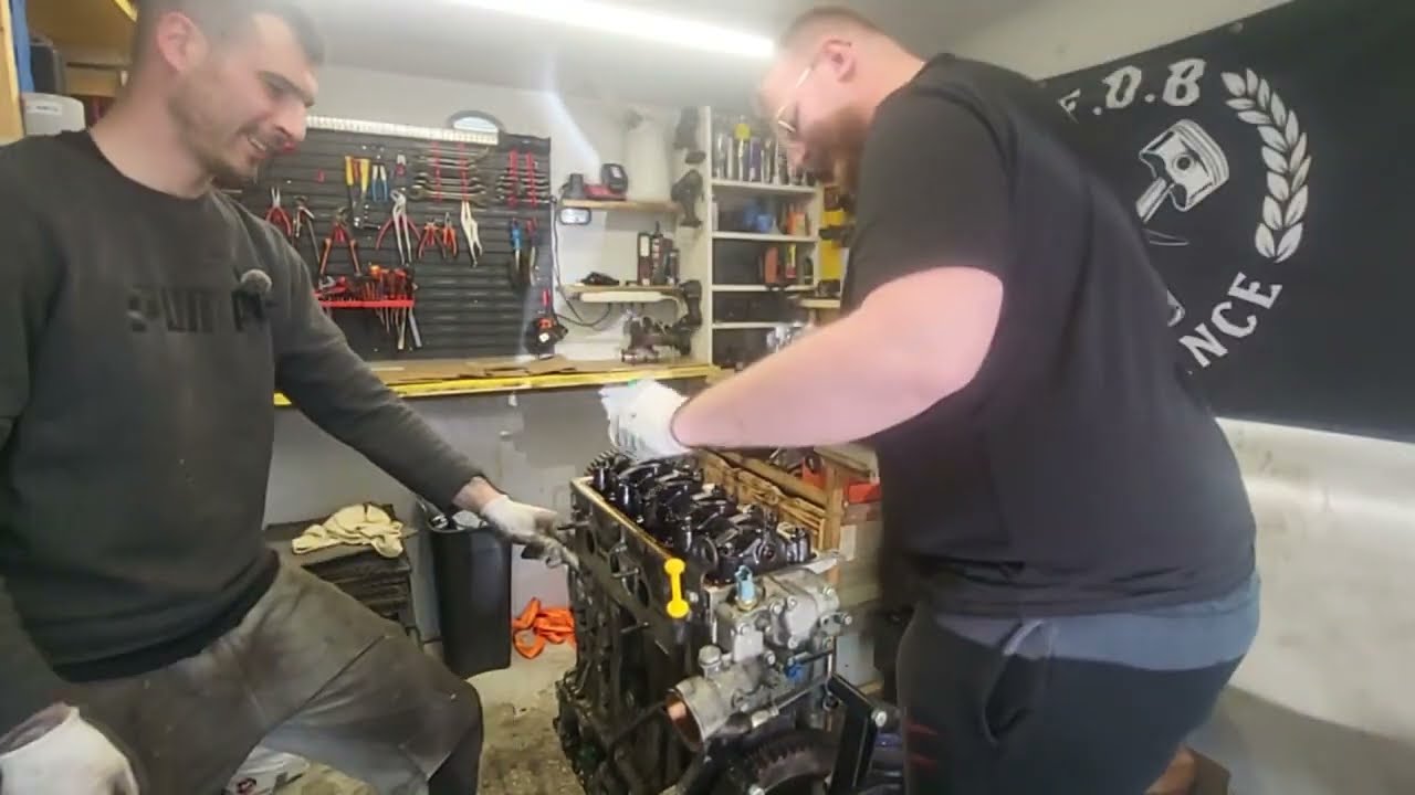 Le Djo me mets le moteur en pièce détachées