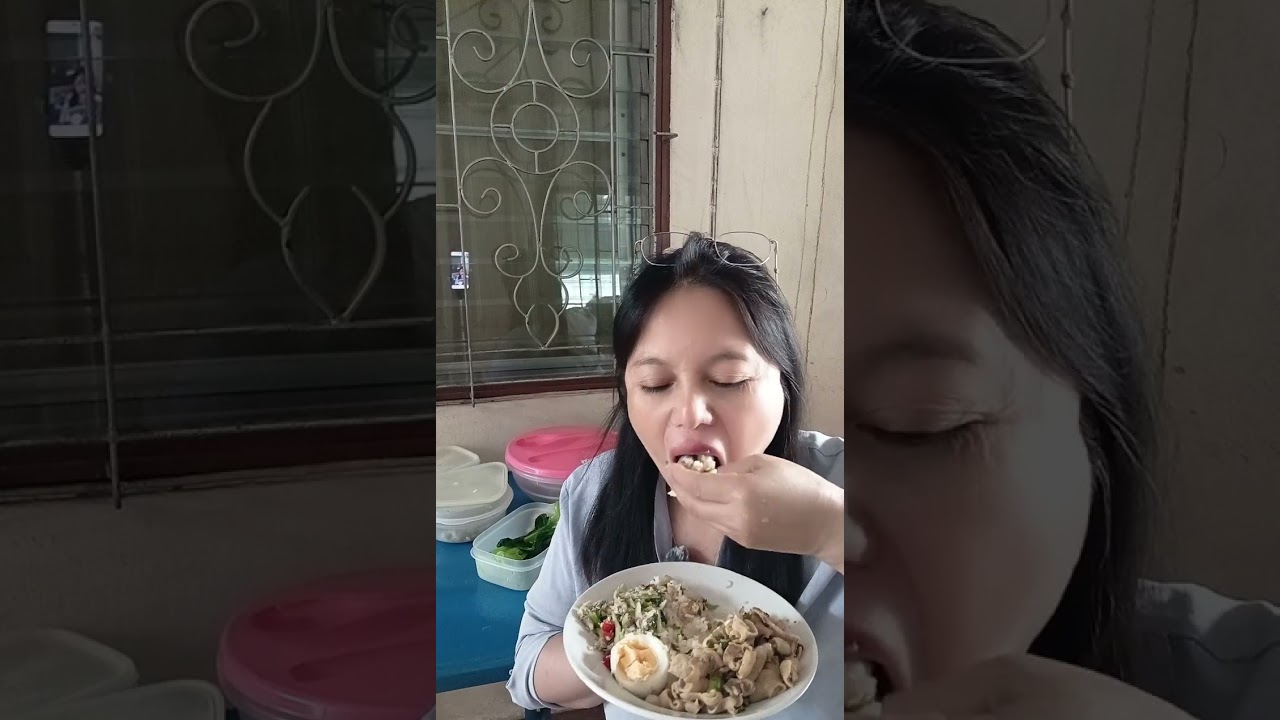 ยำปลาทู กับยำไส้หมู  วันนี้ป้าดาวจะมากินยำปลาทู กับยำไส้หมูจ้า