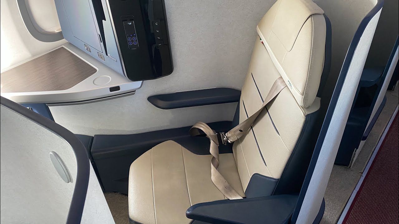 TRIP REPORT | ITA Airways A321neo Business Class FCO–AMS (Lie-Flat!) + Lounge