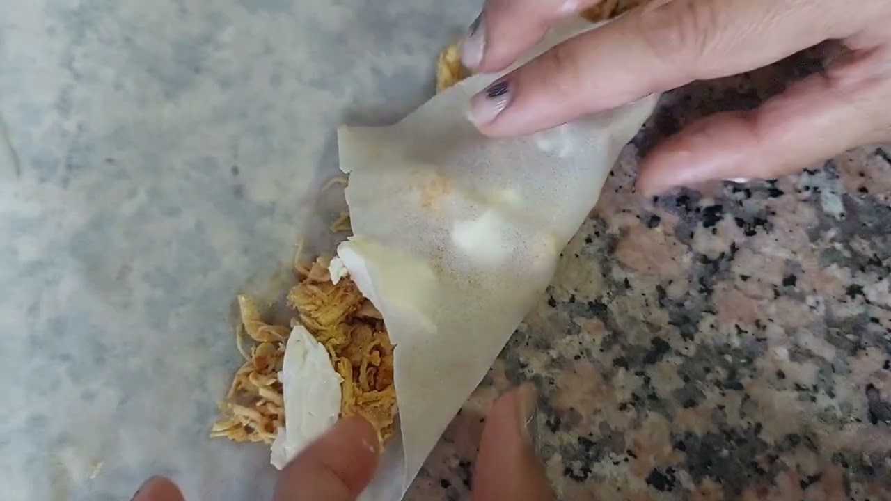 Chicken Spring Roll Recipe/How to fold Spring Roll in easy way/Crispy Chicken Spring Roll