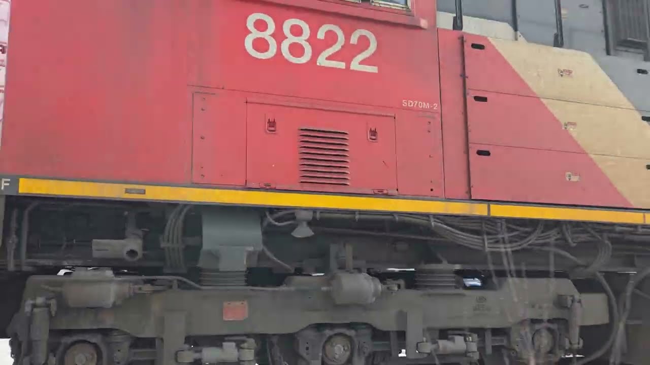 dc duo! cn 324 rolling through st hubert