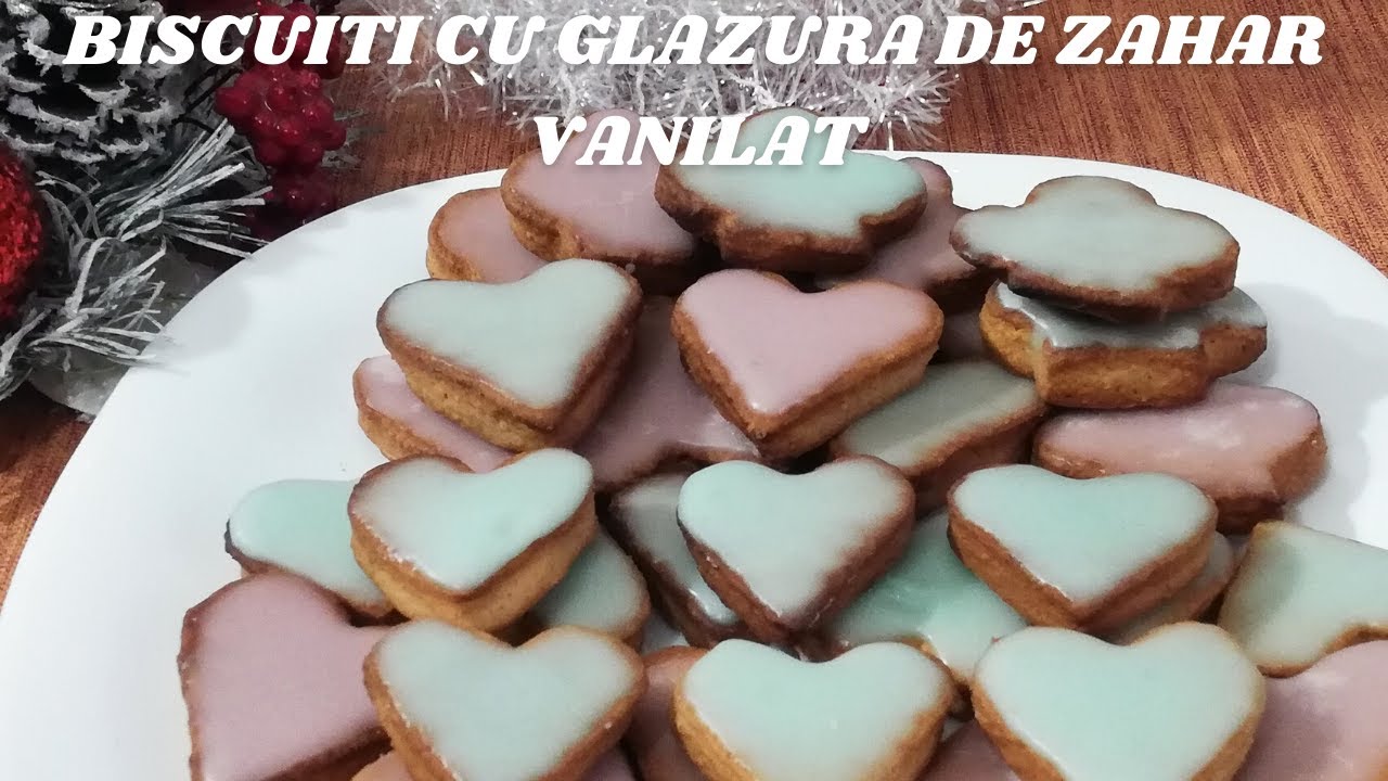 Biscuiti de Craciun cu glazura de zahar vanilat-simplu si rapid/ Niculina