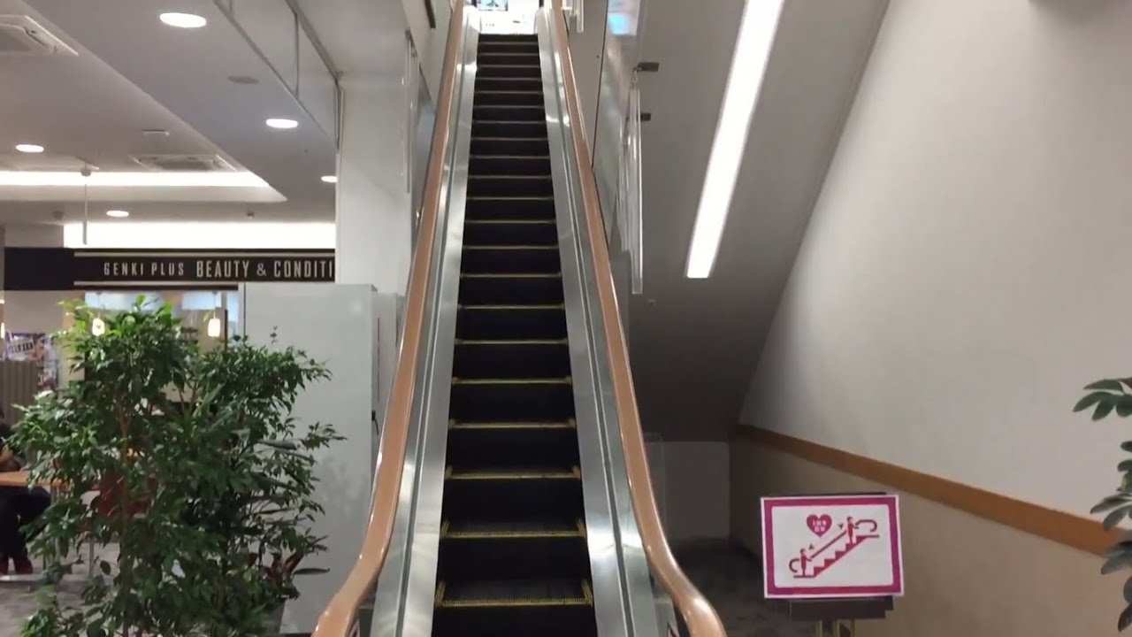 イオンモール鈴鹿 エスカレーター
