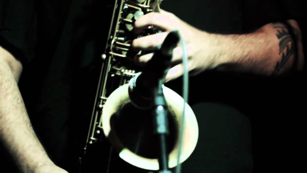 Metá Metá: LAROIÊ EXU - ao vivo no ECLC