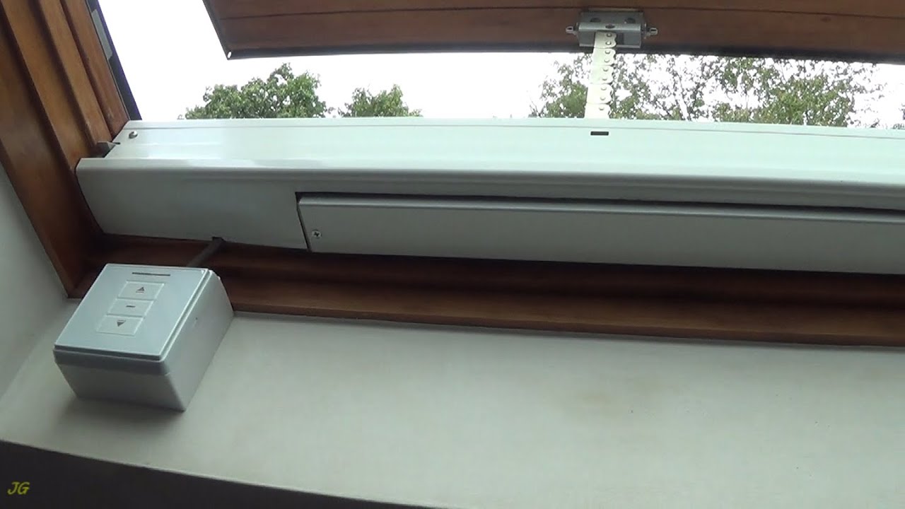Olide CSD300 electric chain motor installation for skylight window