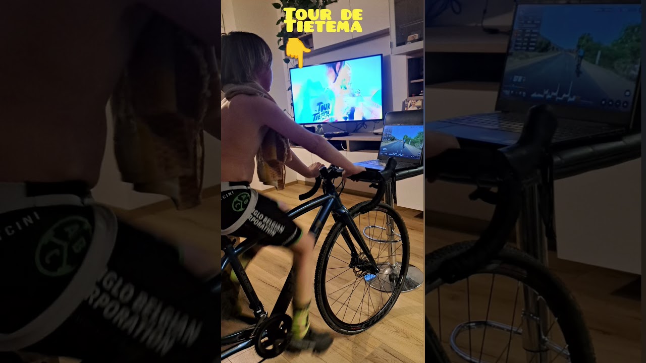 Indoortraining op Rouvy . Intervaltraining van Matteo Jorgenson 