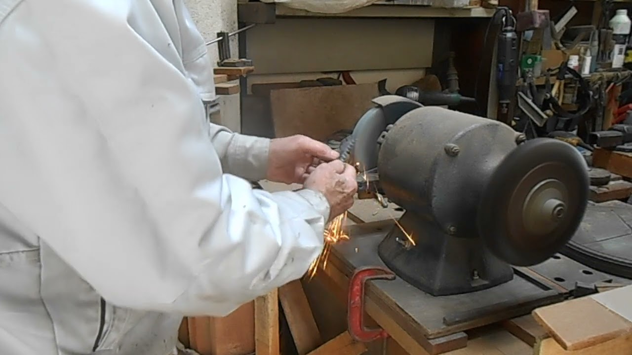 Fazendo OUTRA - AGORA &Eacute; FACA CURVA p/ Luthier Selaria / Escultura ... do Zero, S&oacute; com Esmeril.