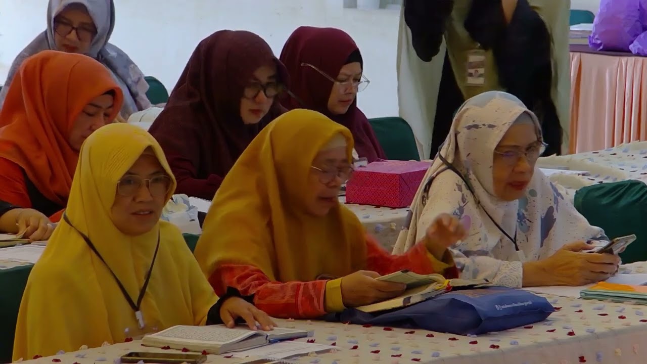 Tarbiyah Ramadhan V (hari ke-3), Bertabur Cahaya di Usia Senja. Merajut Ibadah yang Membahagiakan