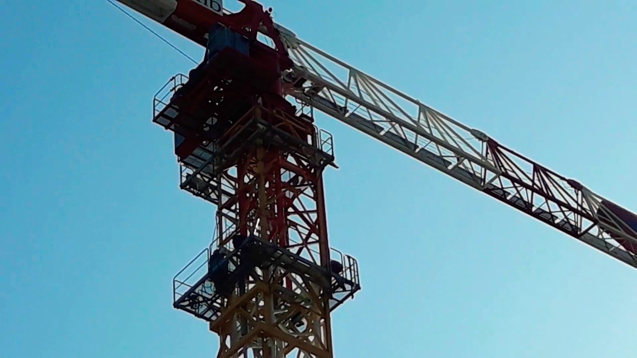 MILANO cantiere Torre UNIPOL)( innalzamento GRU POTAIN MDT 319 .