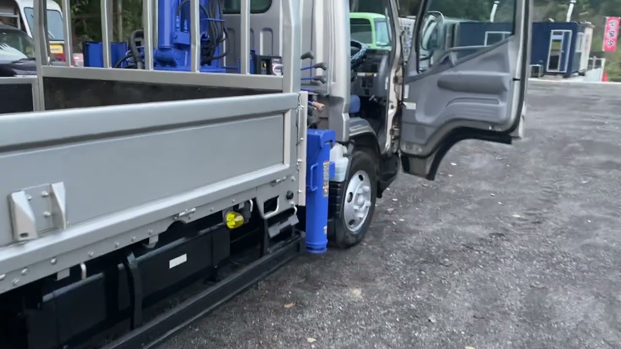 2004 Mitsubishi Canter Crane