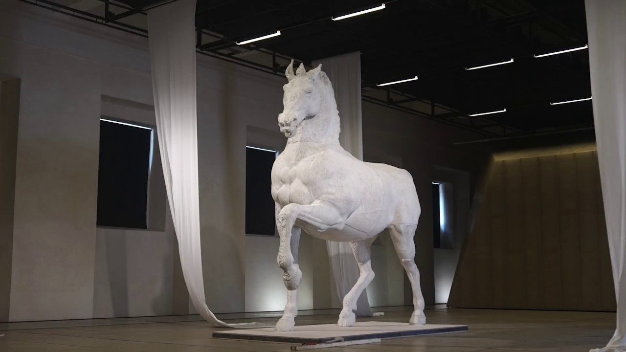 HORSE MONUMENT - 3D ROBOTIC CLAY CARVING CAST
