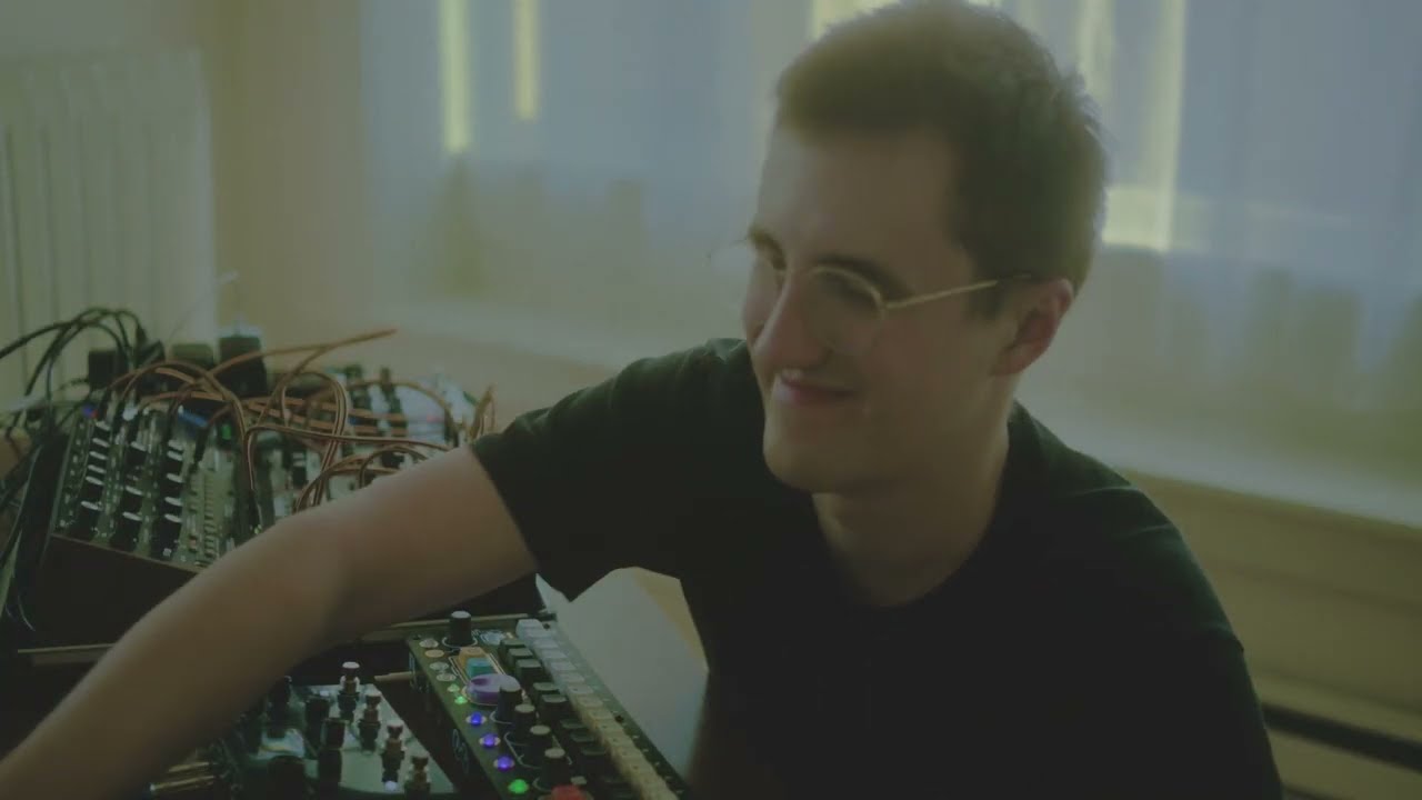restful ambient synth music to unwind to (moog & modular)