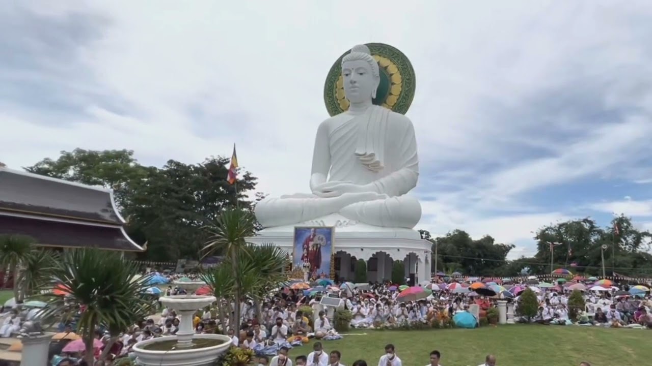 พระครูบาบุญชุ่ม โปรดศรัทธาทั้งหลาย ที่มากราบไหว้ ก่อนกลับรัฐฉาน
